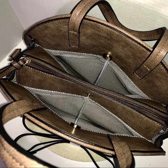 Jen & Co Hat Box Crossbody TAN & BROWN Snake Print - Picture 5 of 7